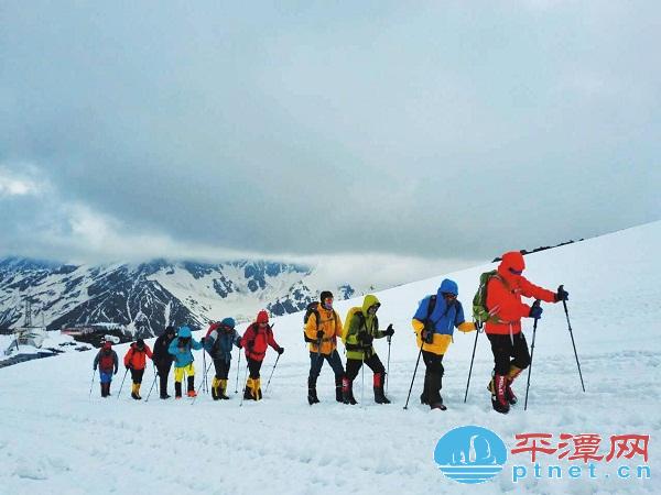 攀登欧洲第一高峰 薛伟在海拔4600米处遇暴风雪