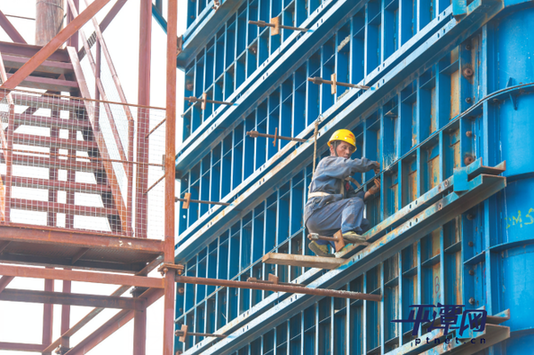 福平高铁首个海上桥墩建设进入收官阶段