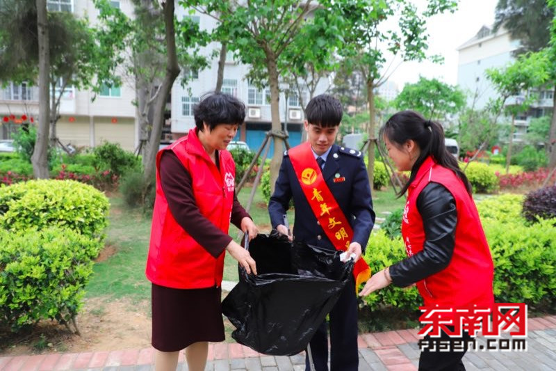 平潭国地税：学“两会精神”话新时代税收